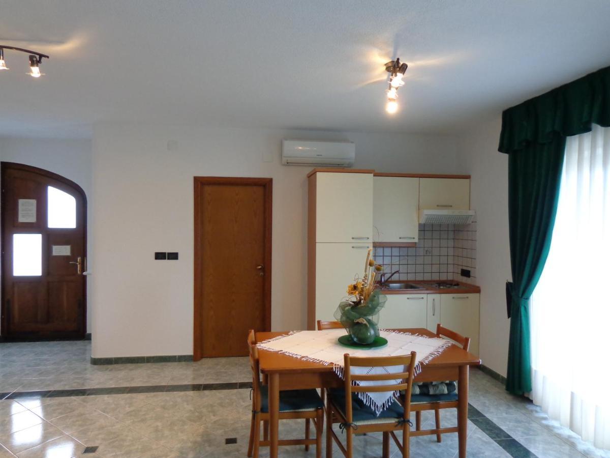 Apartmens Alenka Rovinj Chambre photo
